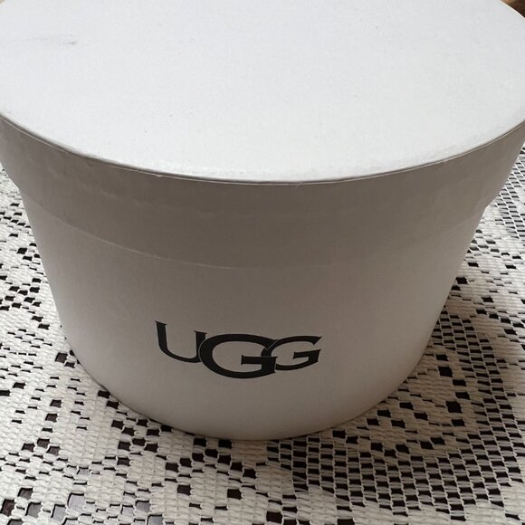 NEW Girls White Faux Fur Earmuffs Pink Velvet Band Rainbow Sequin Winter Warm - Picture 13 of 15